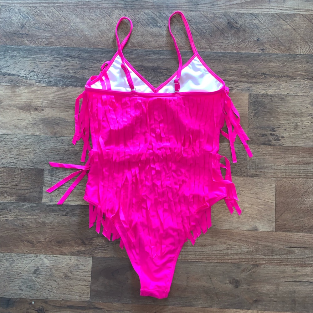Fringe one-piece - Picture 2 of 3